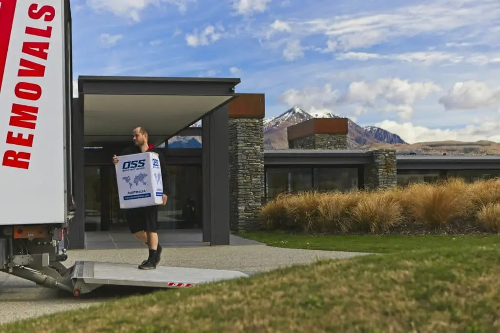 man and van moving services queenstown